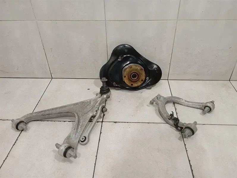 Lamborghini Huracan Left Front Hub 4T0407245D Wheel Bearing Housing Front Left