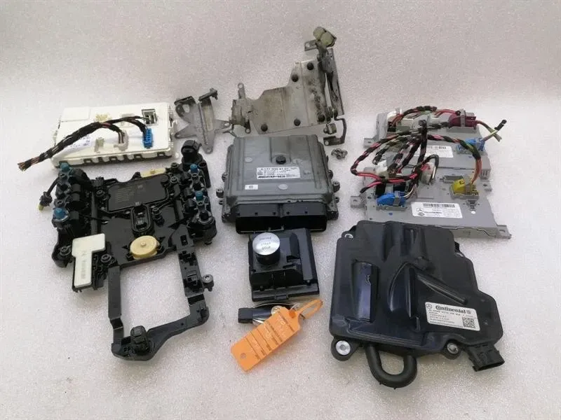Mercedes C Class W205 C63 AMG Engine ECU A1779000501 Engine Control Unit Set