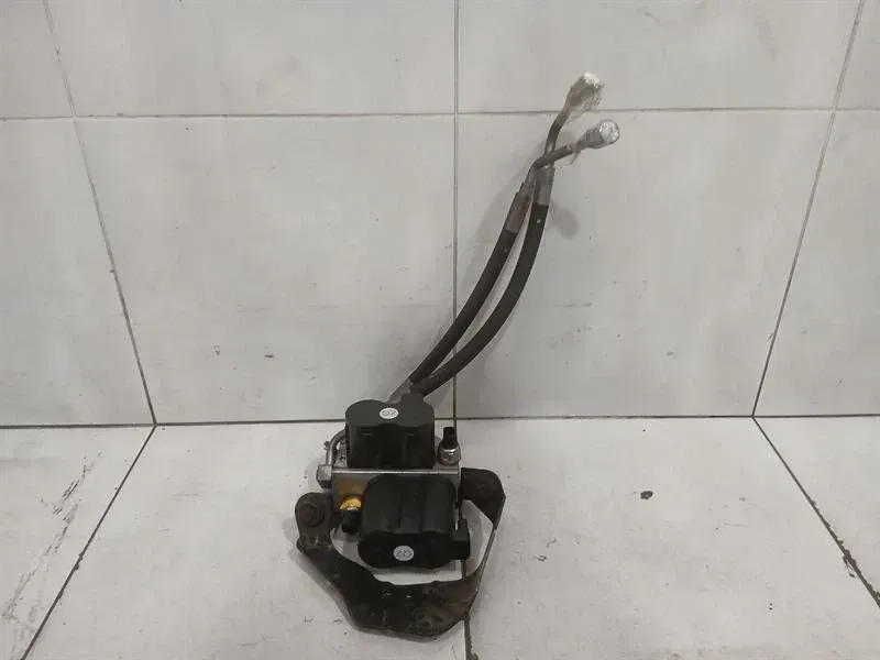 Mercedes CL W217 hydraulic valve A2213201058 ABC rear hydraulic valve