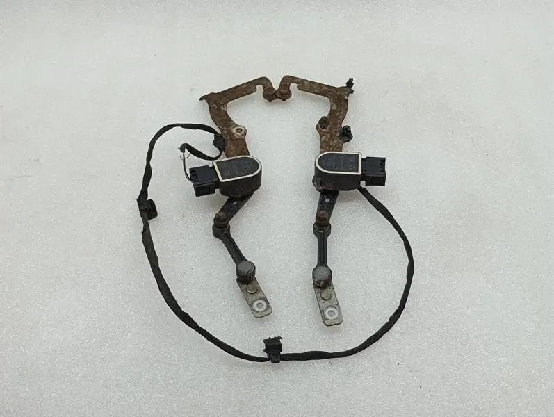 Mercedes C Class W205 Level Sensor Set A2139050701 Level Sensor Set