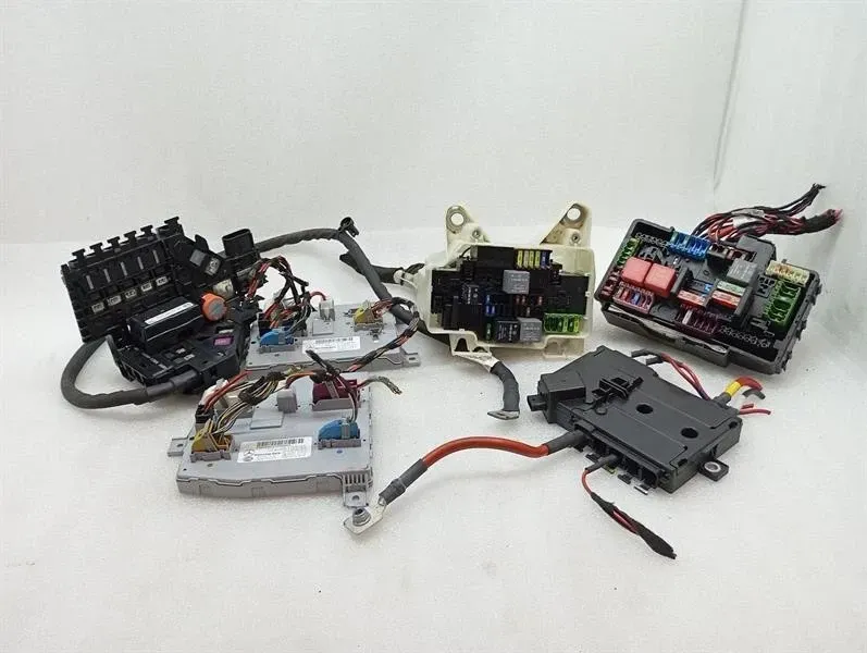 Mercedes C Class W205 Fuse Box Set A2059006330 Fuse Box Set
