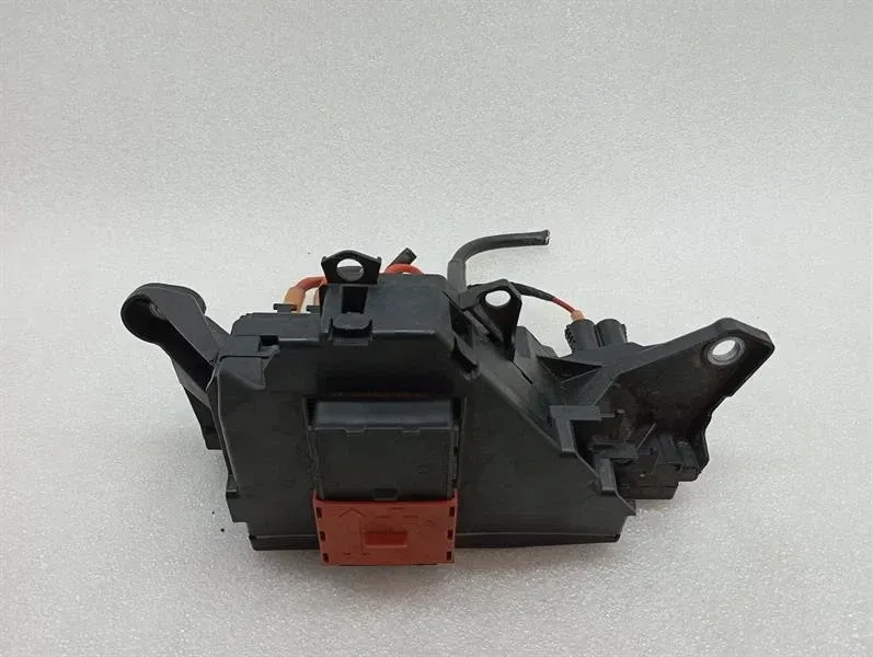 Mercedes C Class W205 Front Fuse Box A2055402150 Front Fuse Box