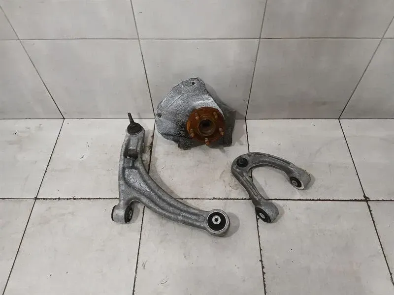 Aston Martin DB9 COUPE Left Front Hub 7G43-3K185-AB Wheel Bearing Housing Front Left