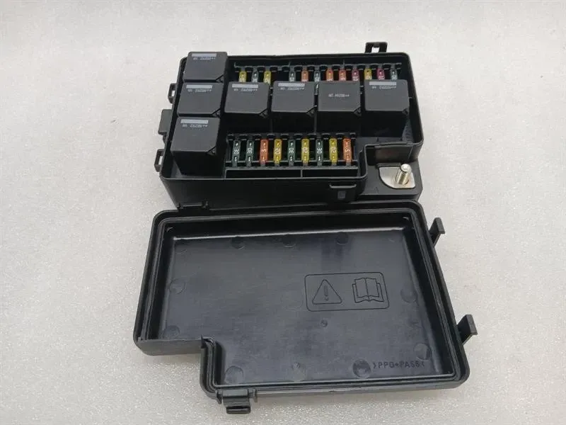 Aston Martin DB9 COUPE Fuse Box 4G43-14A073-AJ Fuse Box