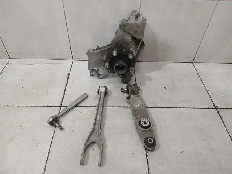 Porsche 911 991 GT3RS Mk1 Right Front Hub 99134165880 Wheel Bearing Housing Front Re