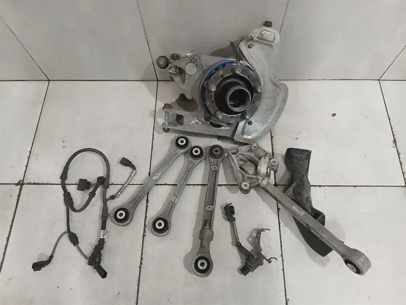 Porsche 911 991 GT3RS Mk1 Left Rear Hub 99133161108 Wheel Bearing Housing Rear Left