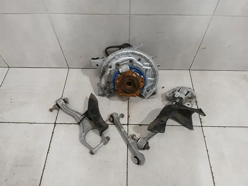 Porsche 911 991 Right Rear Hub 99133111233 Wheel Bearing Housing Rear Right SET