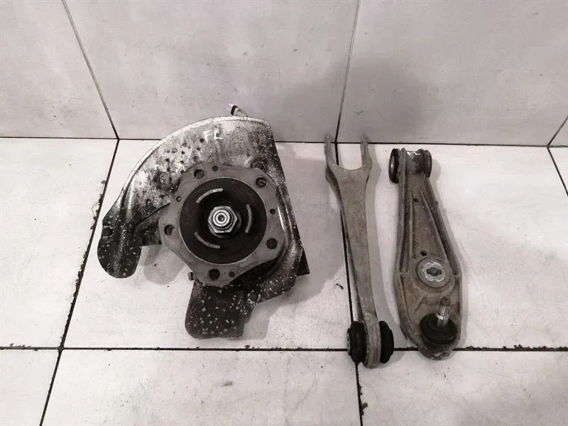 Porsche 911 997 Left Front Hub 997341657 Wheel Bearing Housing Front Left