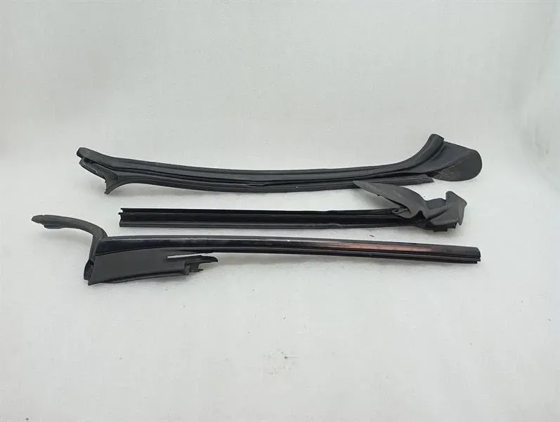 Bentley Continental GTC 18-24 3S Left Door Seal 3SD867415A Left Door Seals