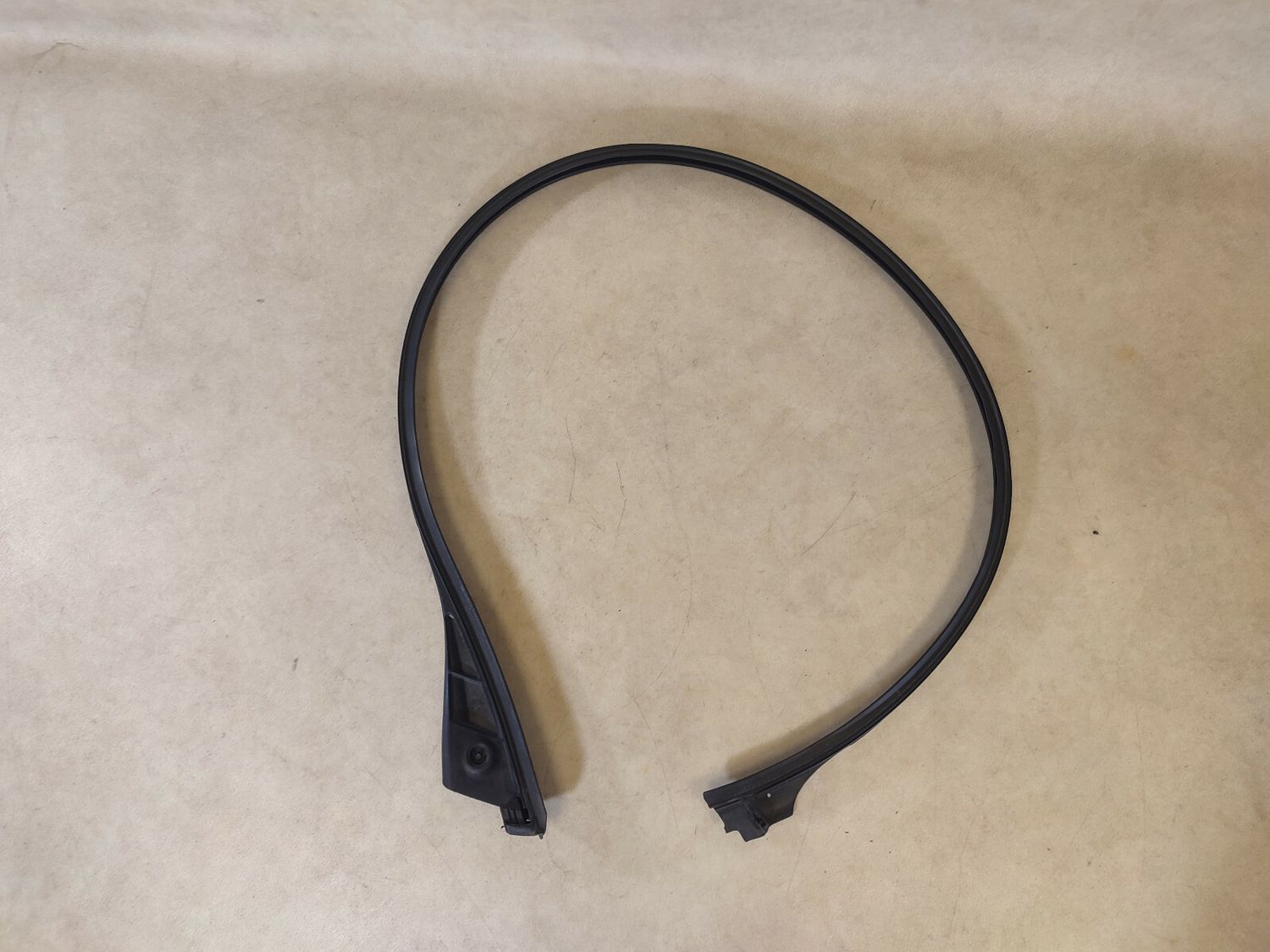 BMW X5 M E70 X5 3.0D GASKETDOOR JOINT DOOR FRNT TOP Right. 51767208584