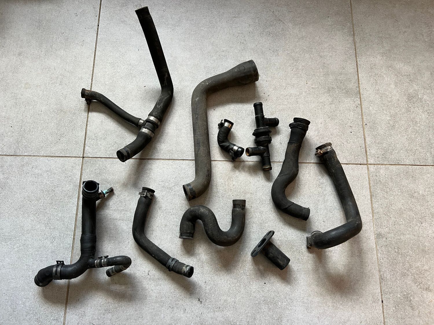 Mercedes G class W463 G400 CDI GENUINE Coolant Hoses