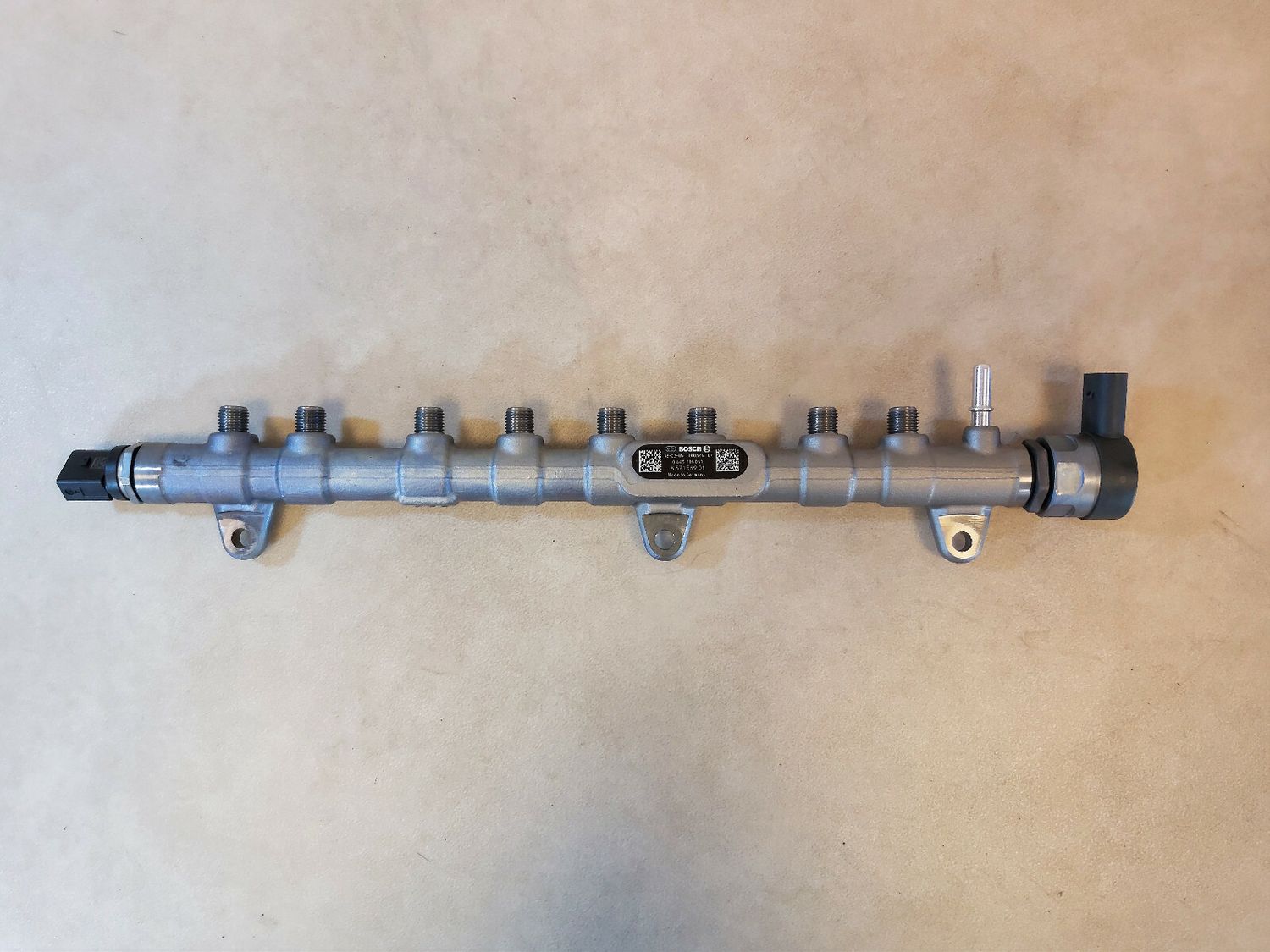 BMW G20 G30 G11 G15 G01 G02 G05 G07 Genuine Pressure Accumulator 13538571569