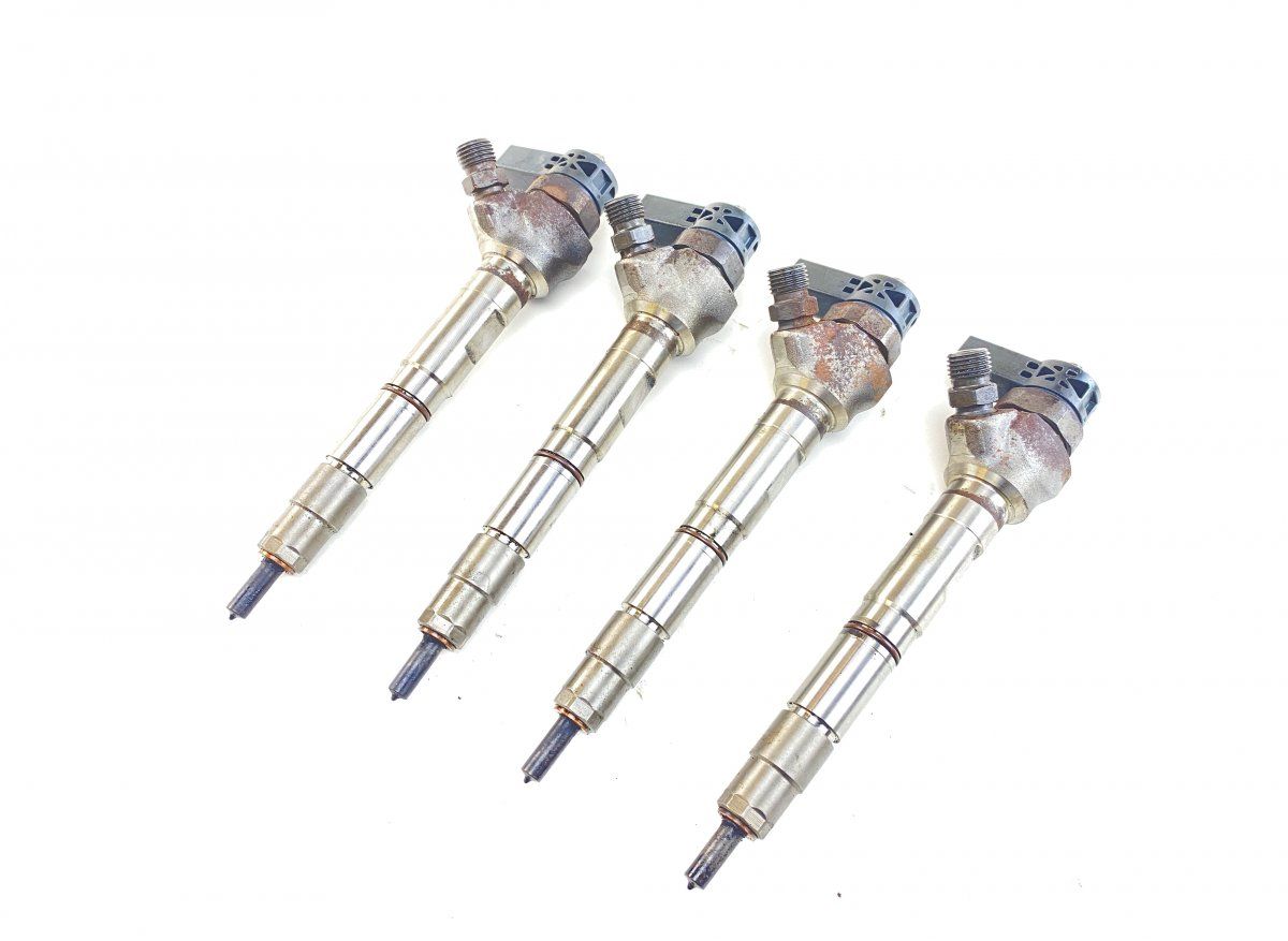 0445110473 0445110472 0986435259 Fuel injector set VW TOURAN (5T1) (2015-)