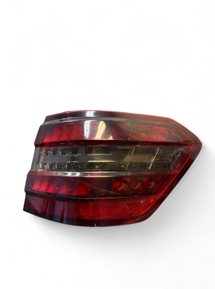 A2128202064 A2128204064 2128202064 2128204064 Tail light, right MERCEDES-BENZ E-CLASS (W212) (2009-2016)