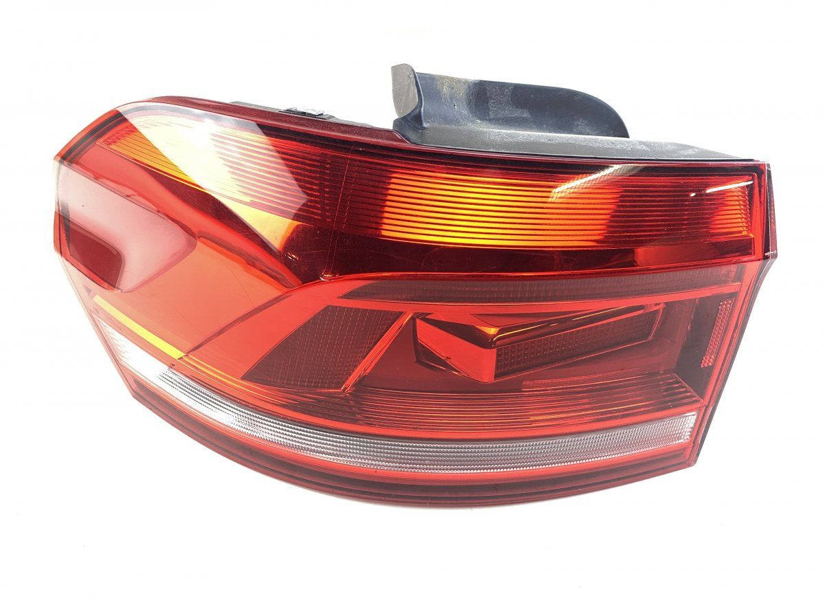 5TA945095D Tail light left VW TOURAN (5T1) (2015-)
