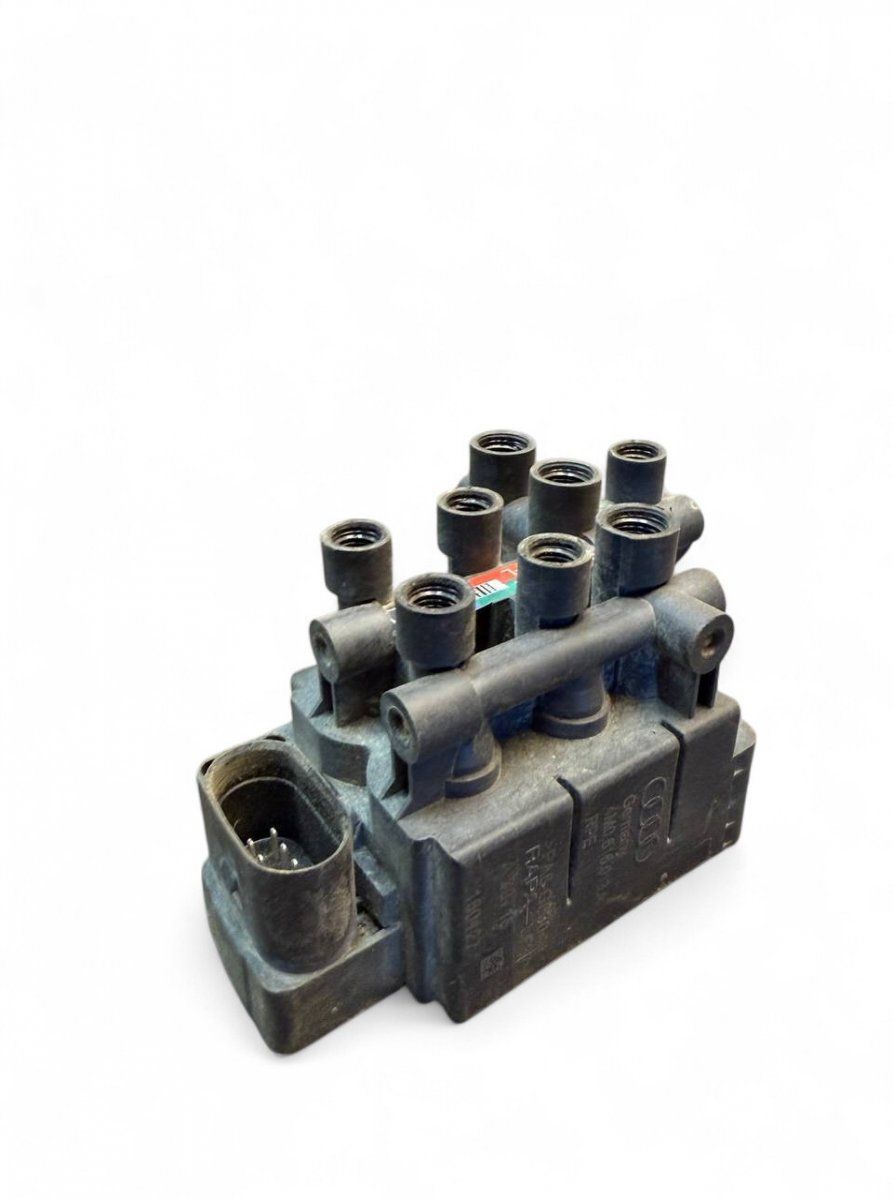 4M0616013A Air suspension valve block AUDI Q7 (4MB, 4MG) (2015-)
