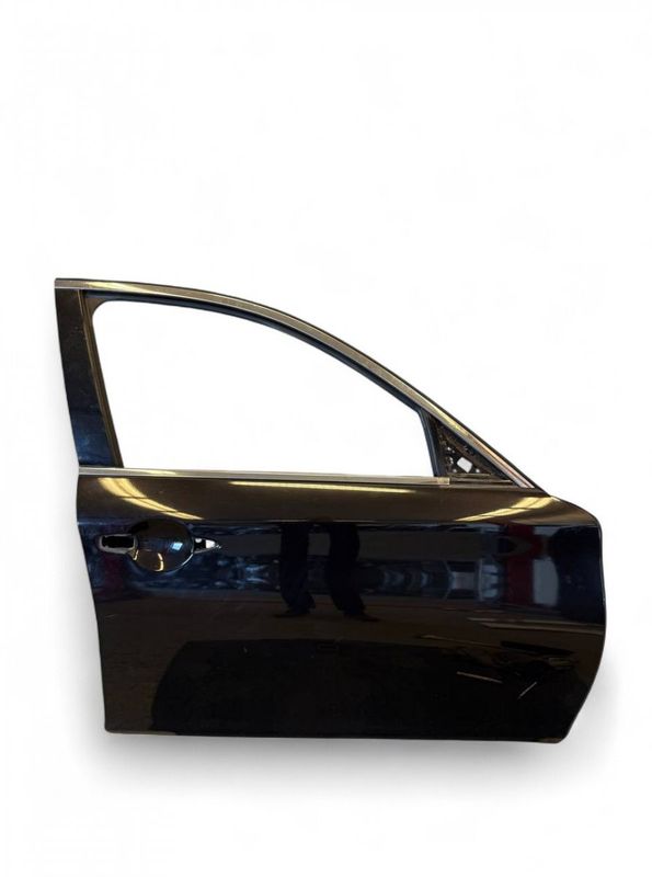 Door Front Right INFINITI M IV / Q70 (Y51) (2010-2019)
