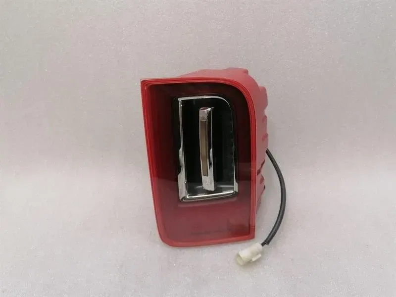 Rolls Royce Cullinan RR31 right rear light 7447046 USA tail light rear right-