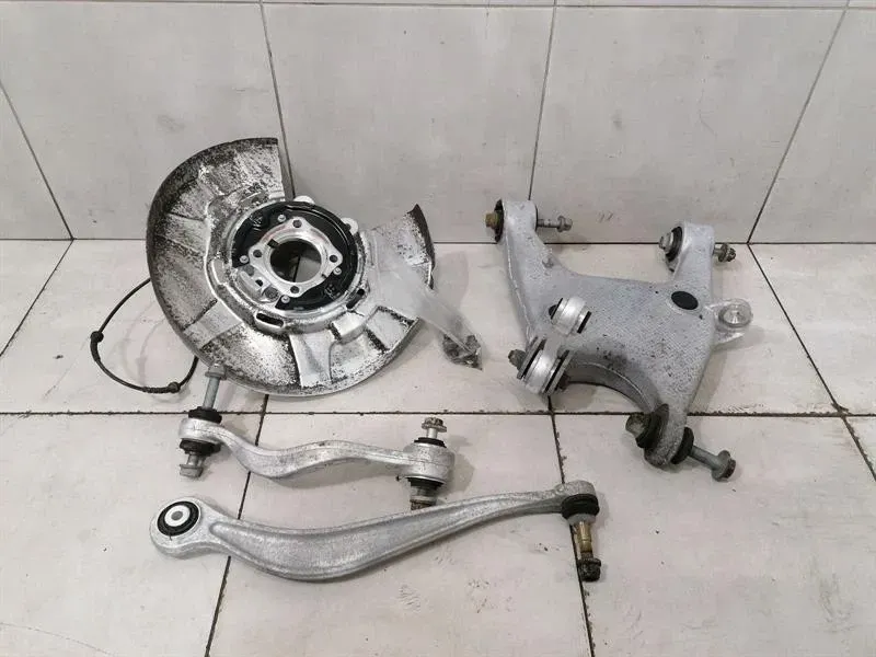 Rolls Royce Wraith RR5 Left Rear Hub 33326796497 Wheel Bearing Housing Rear Left -