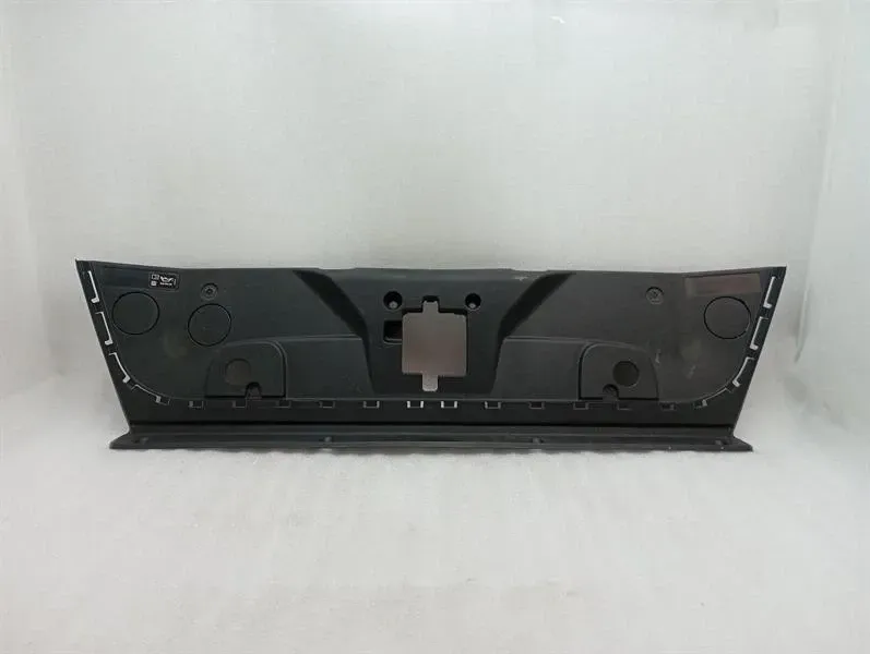 Rolls Royce Wraith RR5 Coupe Engine Compartment Cover 51767208622 Fairing