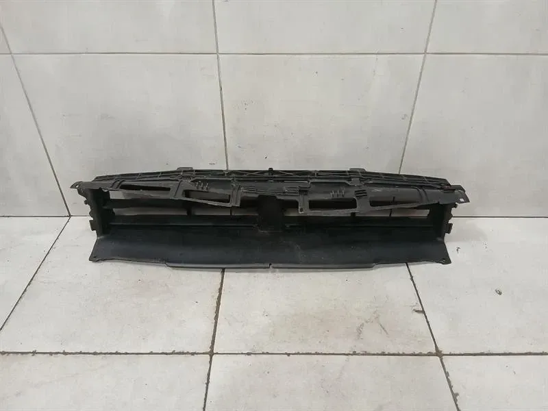 Porsche Macan 95B Front Grille 95B121635 Radiator Grille