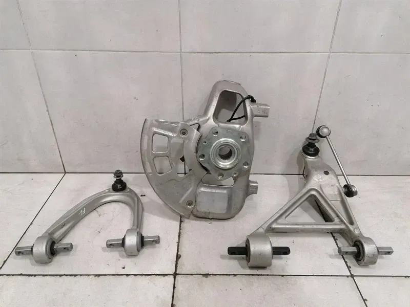 Ferrari GTC4 Lusso F151M Left Front Hub 268377 Wheel Bearing Housing Front Left -