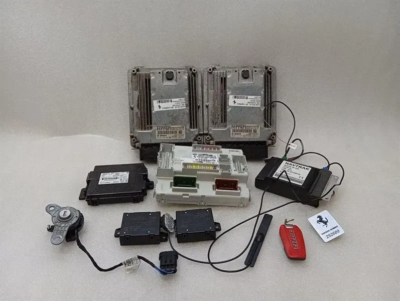 Ferrari GTC4 Lusso V12 F151M Engine ECU 337737 Engine Control Unit SET SET-