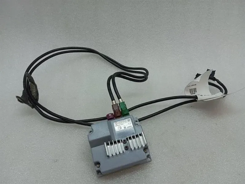 Ferrari GTC4 Lusso F151M USB Splitter Module 875005 ECU -