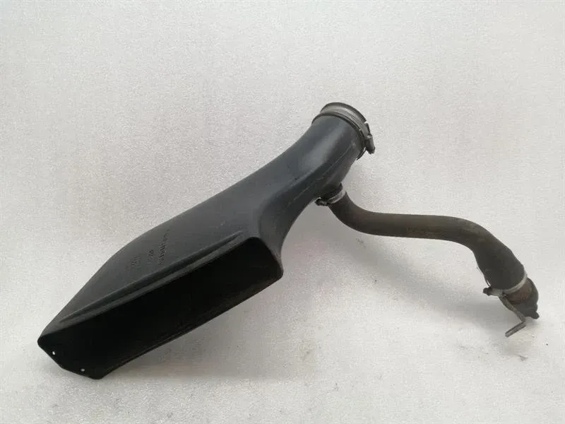 Mercedes G-Wagen W463 Air Intake Pipe Right A4635200104 Air Intake Right-