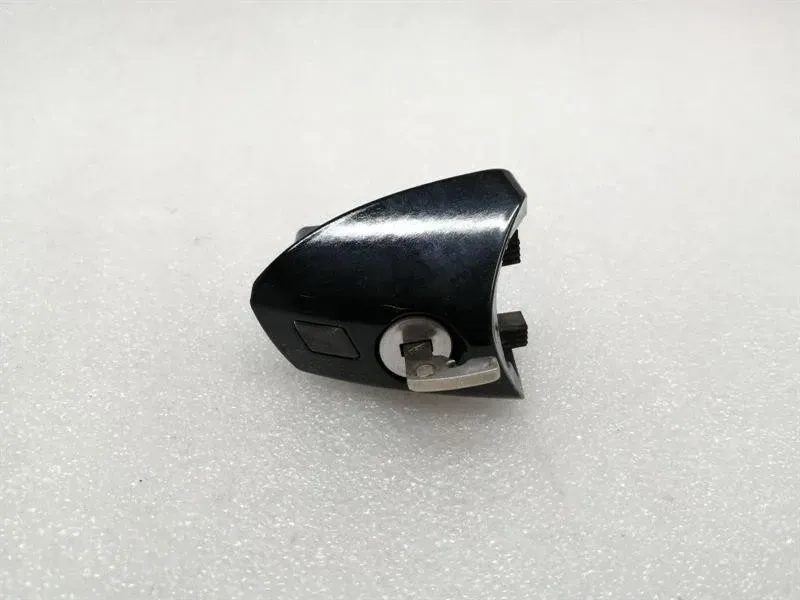 Mercedes E Class W212 Door Lock with Key Blade A20476602259197 Door Lock RHD-