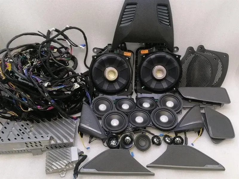 BMW F90 G30 M5 Speaker Set 2622875 Harman / Kardon Speaker Set-