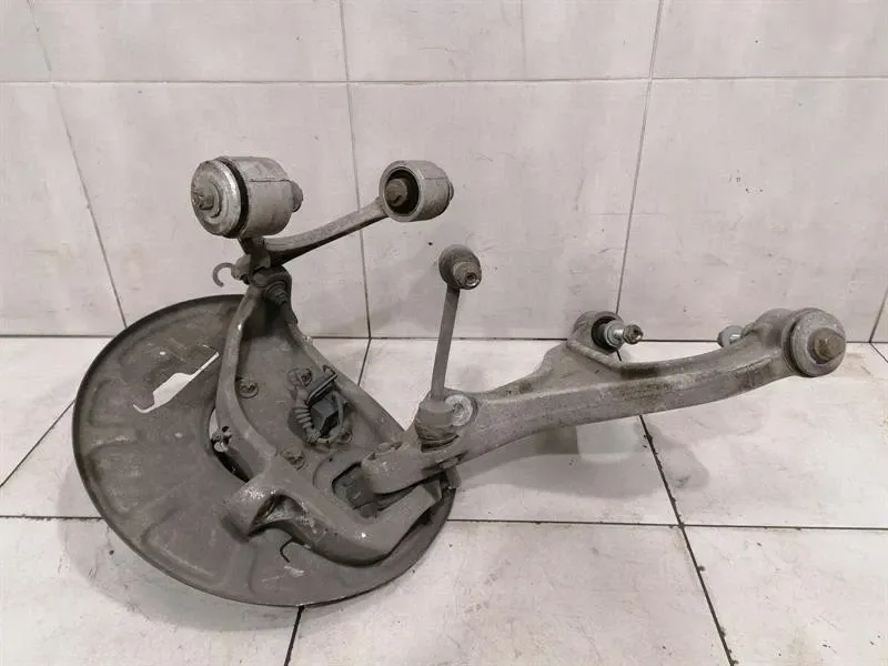 Mercedes GT C190 GTS S Right Front Hub A1903301601 Wheel Bearing Housing Front Right-