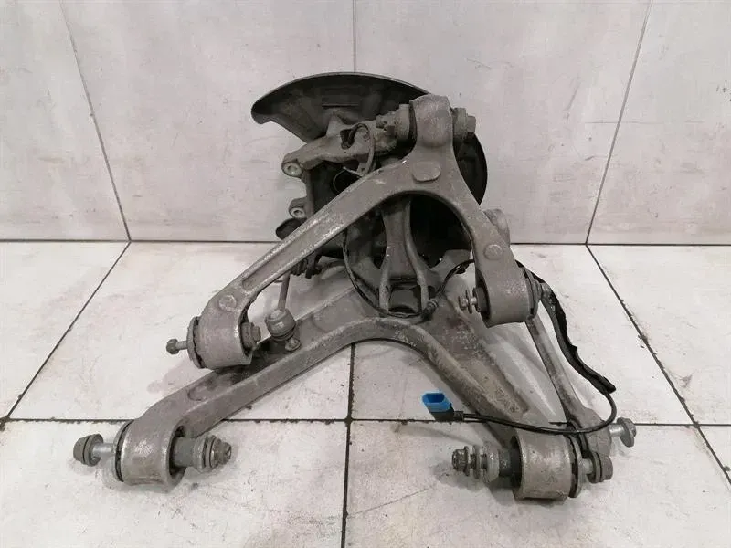 Mercedes GT C190 GTS S Right Rear Hub A1903504401 Wheel Bearing Housing Rear Right -