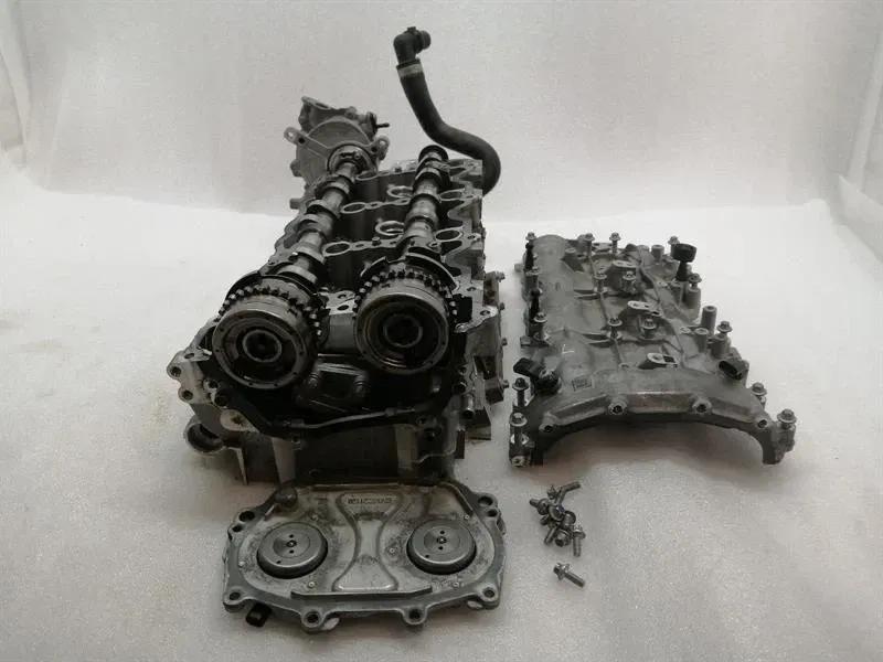MERCEDES C43 AMG M276 V6 W205 CYLINDER HEAD LEFT A2760102413 CYLINDER HEAD LEFT