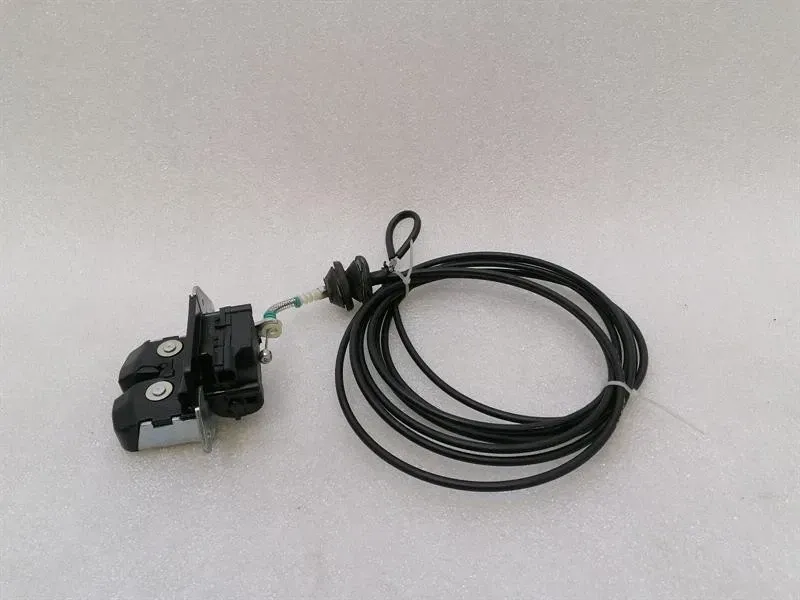 Ferrari 599 GTB F141 boot lock 69367900 tailgate lock -