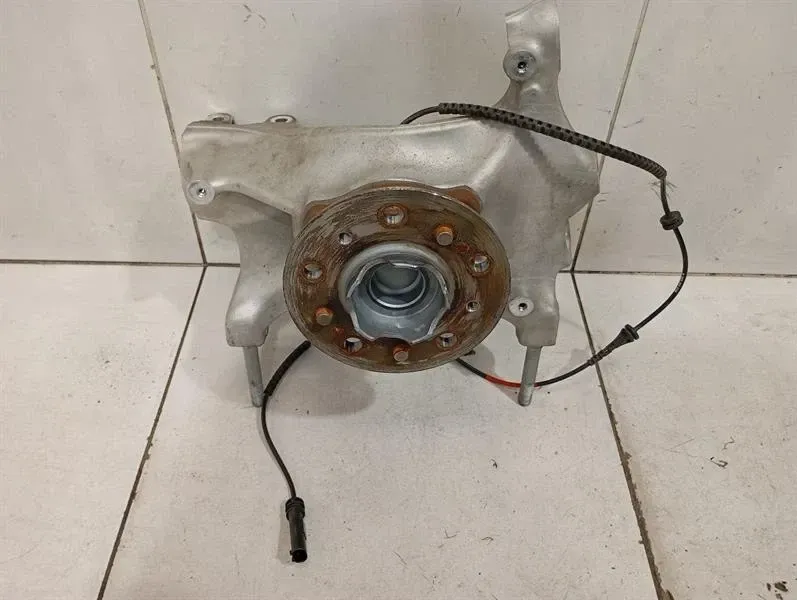 BMW 4 G83 M4 Right Front Hub 31208095650 AWD Wheel Bearing Housing Front Right-