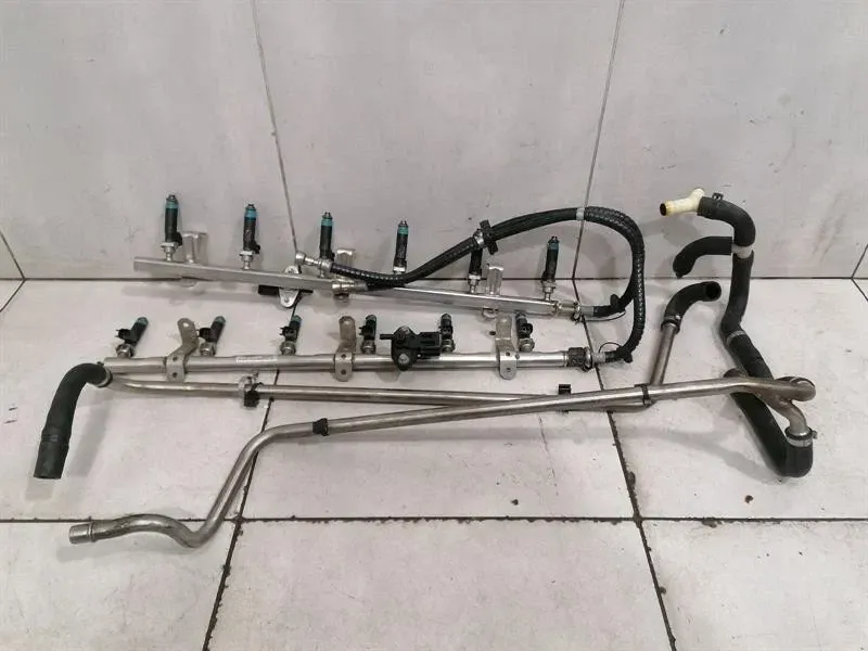 Aston Martin Rapide 10-14 Fuel Rail 4G4E-9S441-CA Fuel Injector Pipe Manifold