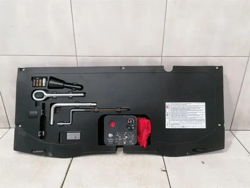 Ferrari GTC4 Lusso T 3.9 V8 F151M Tool Kit 331014 Tool Kit-