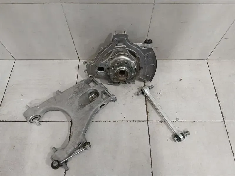 Ferrari GTC4 Lusso F151M Right Rear Hub 294851 Wheel Bearing Housing Rear Right -