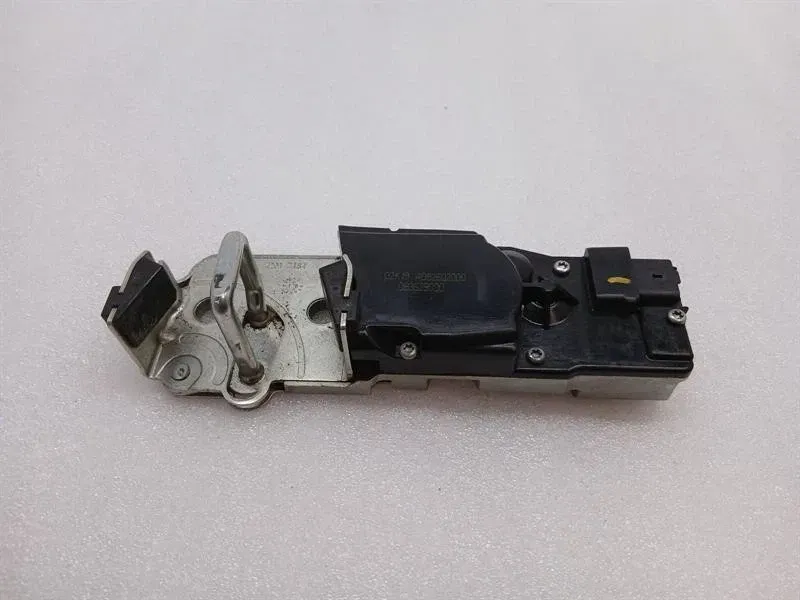 Ferrari GTC4 Lusso T 3.9 V8 F151M Boot Lock 83629000 Tailgate Lock