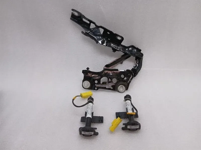 BMW F90 G30 M5 Bonnet Hinge RHS 7347408 Hood Hinge Right 743579803-
