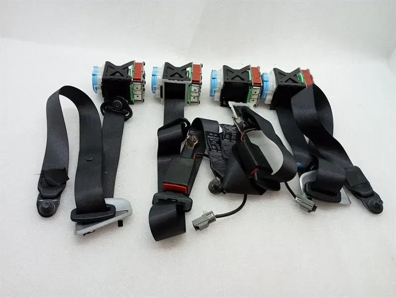 Aston Martin Rapide seat belt set AD43-611B71-ADW seat belt harness set-