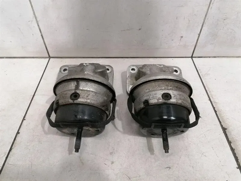 Aston Martin Rapide engine mount set 8D33-6A003-AB engine mount set 6.0 V12-