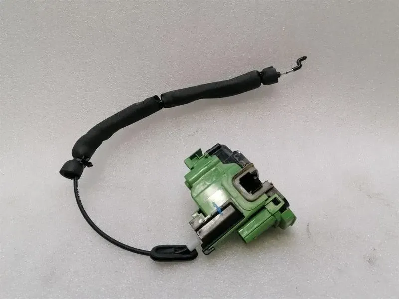 Ferrari GTC4 Lusso F151M left door lock 88778100 left door lock -