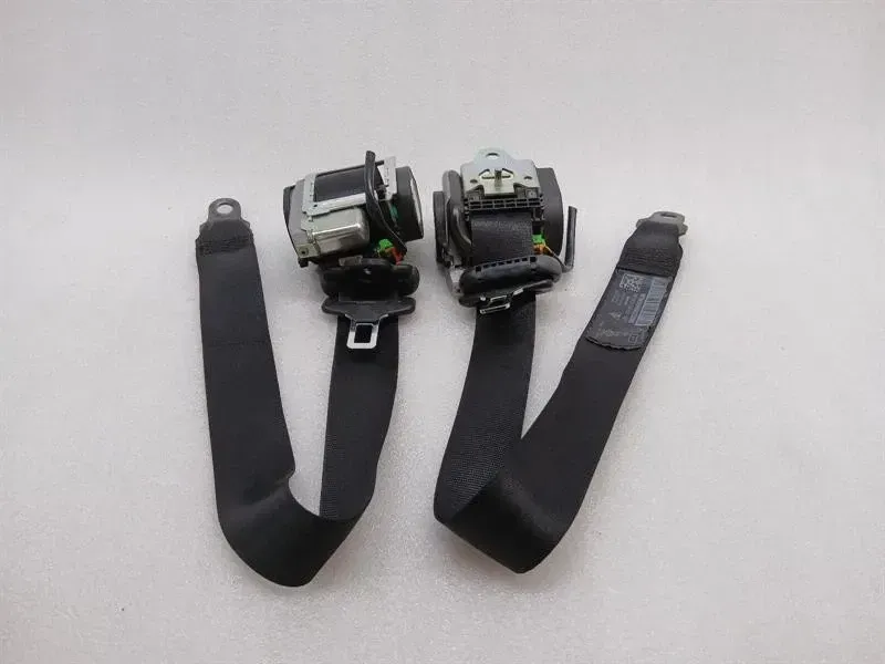 Porsche Boxster 987 front seat belt 98780303403 seat belt belt front -