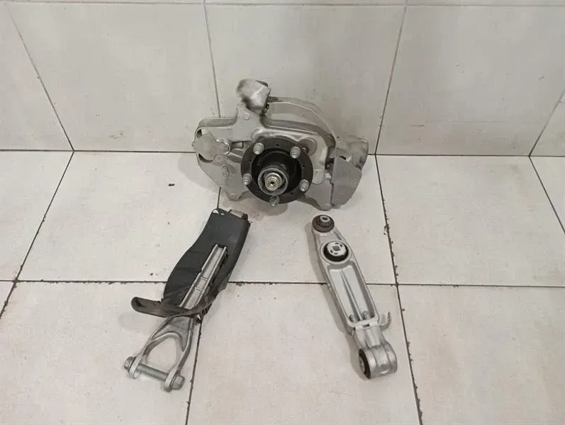 Porsche 911 991 GT3RS Mk1 Left Front Hub 99134165780 Wheel Bearing Housing Front Li-