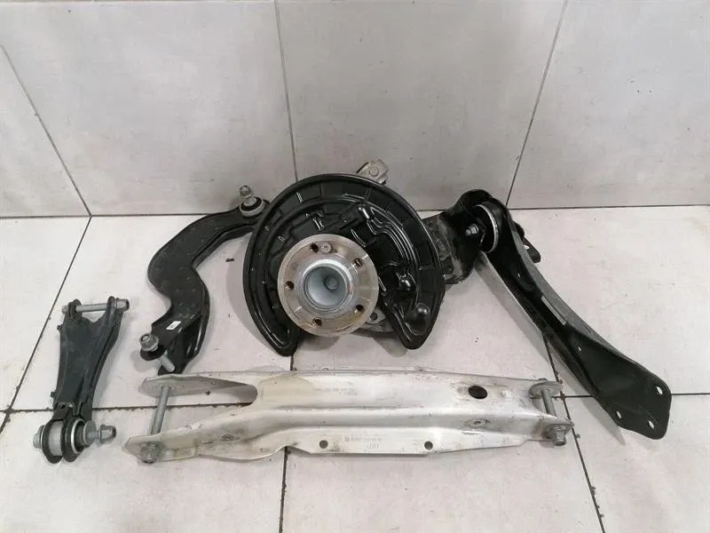 Mercedes GLB W247 Right Rear Hub A2473502400 Wheel Bearing Housing Rear Right -