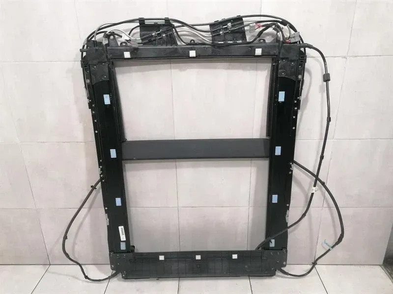 Jeep Grand Cherokee WW2 MK4 Sunroof Frame 68236780AA Sunroof Frame Damaged-