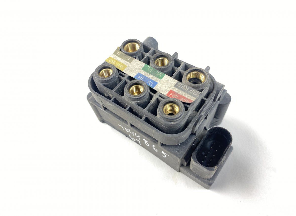 A2123200358 Air suspension valve block MERCEDES-BENZ E-CLASS (W212) (2009-2016)