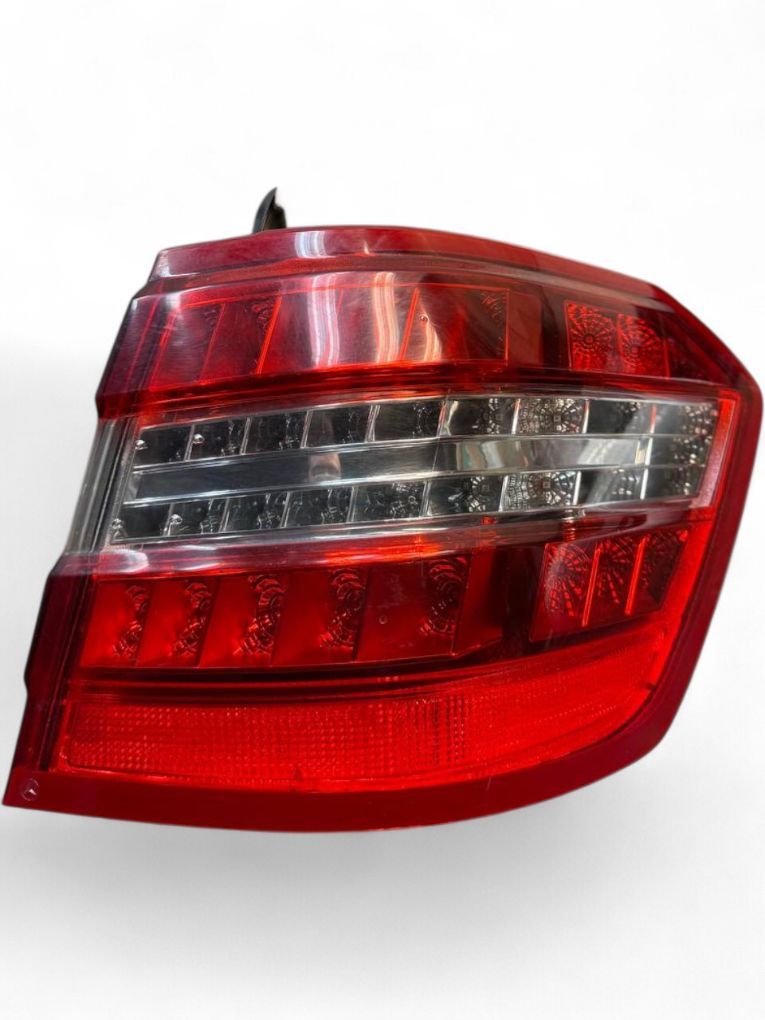 A2128204064 Tail light, right MERCEDES-BENZ E-CLASS (W212) (2009-2016)